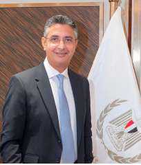 وزير التموين يتابع الموقف التنفيذي...