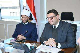 اجتماع بين وزيري الأوقاف والإسكان...