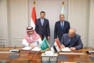 وزير الزراعة يشهد توقيع اتفاق...