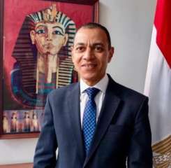 سفير مصر فى لاباز يفتتح...