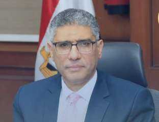 محافظ الجيزة: وقف إجازات الأطباء...