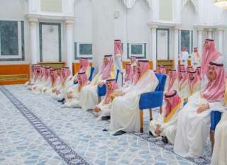 خادم الحرمين الشريفين يؤدى صلاة...