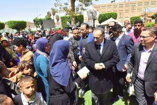 محافظ أسيوط يشهد توزيع 2000...