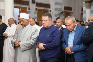 محافظ البحر الأحمر يؤدي صلاة...