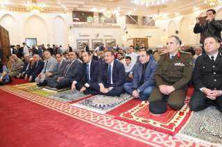 محافظ المنوفية يشارك أهالي وأبناء...