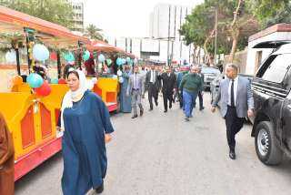 محافظ أسيوط يؤدي صلاة عيد...