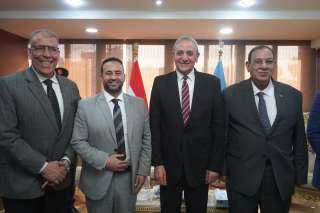 محافظ الغربية يستقبل المهنئين بعيد...