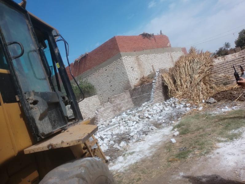 جهود الوحدة المحلية لمركز ومدينة ناصر في ملفات النظافة والتجميل ورفع الإشغالات ومواجهة التعديات