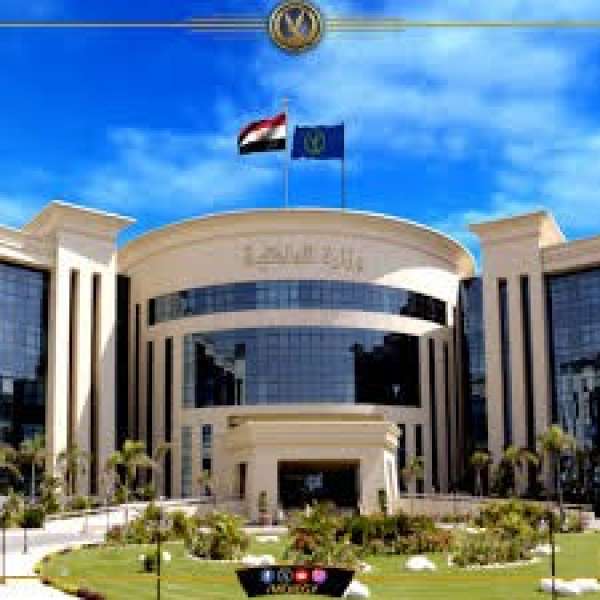 ضبط طالب يقود سيارة مطموسة وتوثيق الواقعة بعد كشف ملابساتها