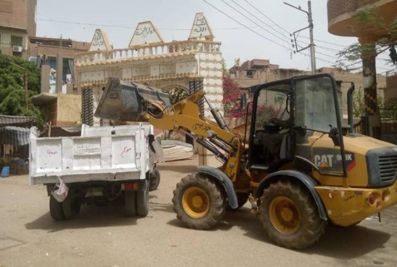 محافظ أسيوط: حملات نظافة بالمراكز والأحياء خلال إجازة عيد الفطر ورفع 520 طن مخلفات بـ 6 مراكز وحي