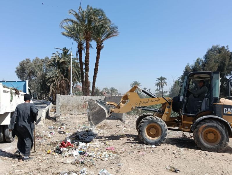 محافظ أسيوط : استمرار حملات النظافة بالمراكز والأحياء ورفع 350 طن مخلفات بـمركز ساحل سليم