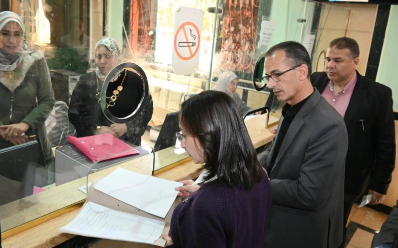 محافظ البحيرة تفاجئ مركز خدمة المواطنين بأبو حمص وتوجه بتسريع وتيرة العمل والإنجاز