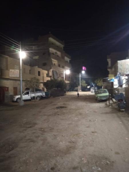محافظ أسيوط: استمرار صيانة وتركيب كشافات الإنارة للطرق بنطاق مركز منفلوط