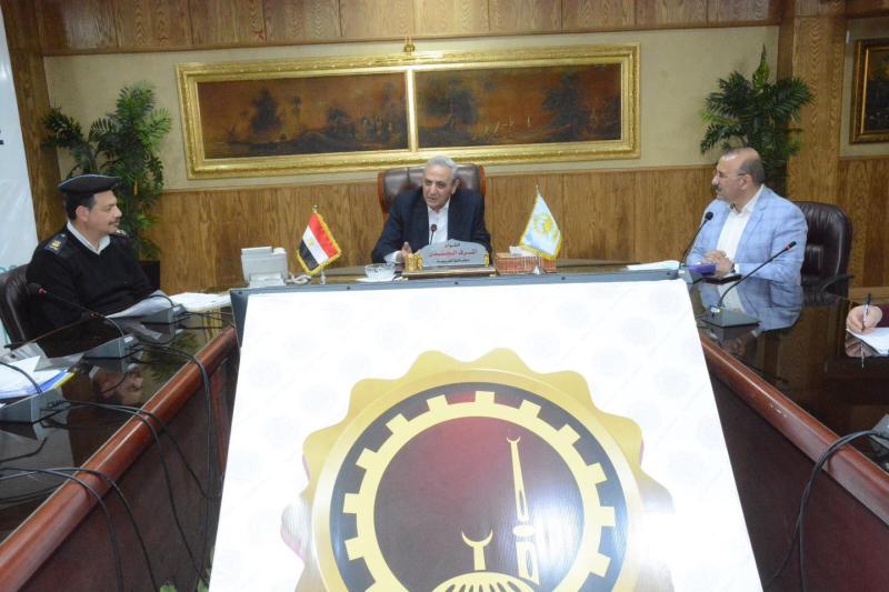 محافظ الغربية يترأس اجتماعًا موسعًا لمناقشة ملف الإزالات والتعديات على الأراضي الزراعية والبناء المخالف