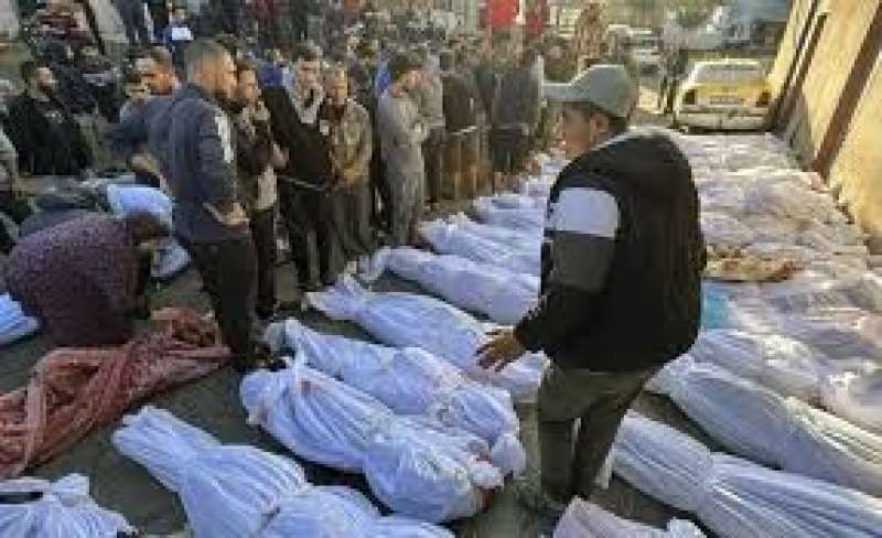القاهرة الإخبارية: شهداء ومصابون جراء قصف الاحتلال المنطقة الشمالية لقطاع غزة