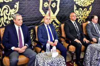 محافظ الغربية يُقدم واجب العزاء...