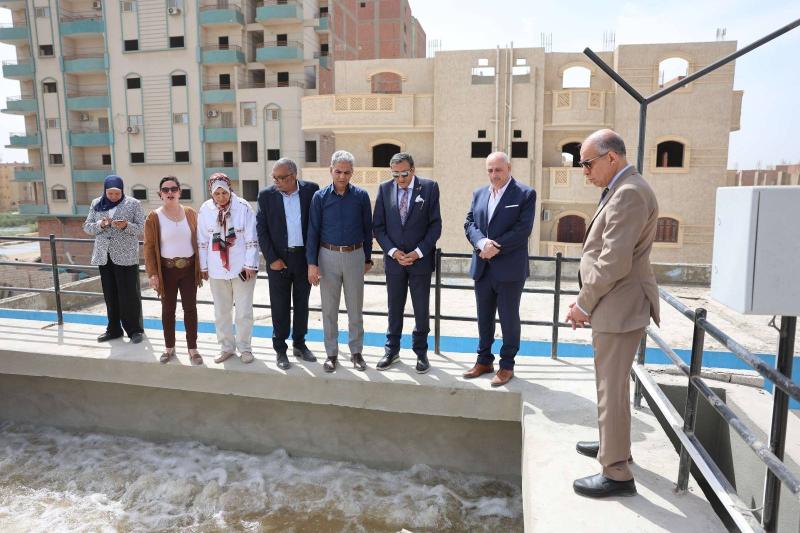 محافظ المنيا يتابع اعمال توسعات محطة مياه الشرب لتقوية الضغوط في أطراف الشبكات