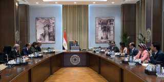 رئيس الوزراء يتابع موقف الطروحات...