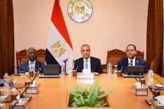 وزير الخارجية يستقبل أعضاء اللجنة...