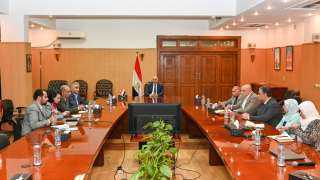 وزير الرى يبحث مقترح لتنفيذ...