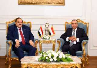 وزير الخارجية والهجرة يستقبل وزير...