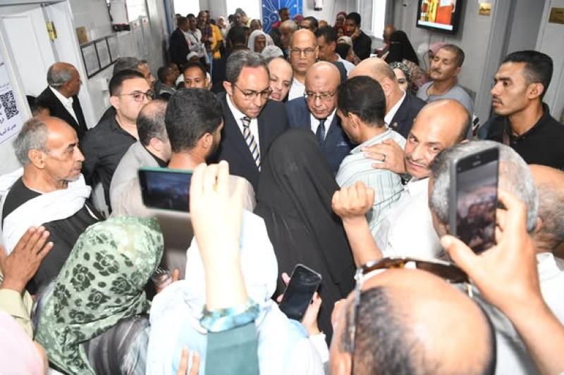 بتكلفه بلغت 3 ملايين جنيه .. محافظ قنا يفتتح عيادة ”الوفاء” للتأمين الصحي عقب تطويرها
