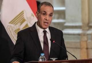 وزير الخارجية يشيد بالعلاقات الوثيقة...