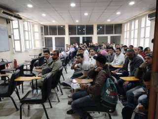 وزارة العمل : بدء اختبارات...