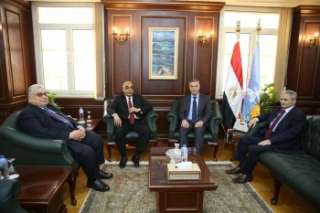 وزير العدل يفتتح مكتب توثيق...
