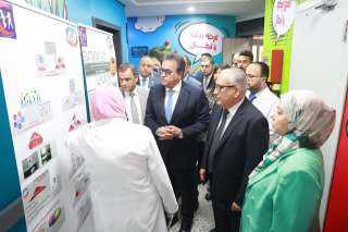 وزير الصحة يتفقد مستشفى أطفال...