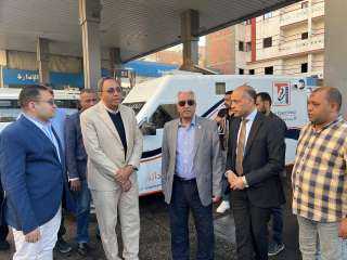 محافظ قنا يفاجئ مواقف سيارات...
