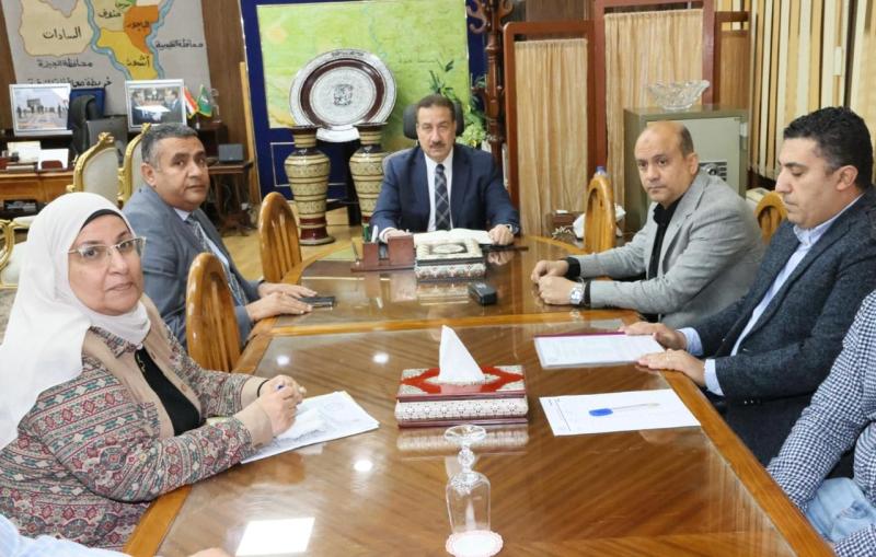 محافظ المنوفية يناقش سبل دعم الاستثمار بالمنطقة الصناعية بقويسنا والموقف التنفيذي لأعمال ترفيق المرحلة الرابعة