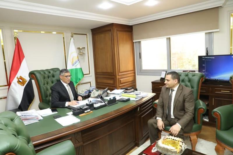 محافظ الجيزة يشدد ”القمح أمن قومي ومتابعة ميدانية يومية لضمان انتظام التوريد دون معوقات”
