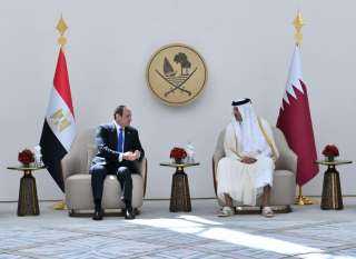 أمير قطر يستقبل الرئيس السيسي...