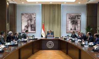 رئيس الوزراء يتابع الموقف التنفيذي...