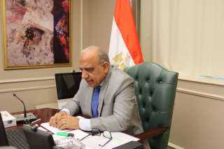 وزير الكهرباء يبحث مع مسئولي...