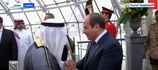 شاهد.. أمير دولة الكويت يستقبل...