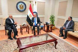 وزير البترول يستقبل  الأمين...