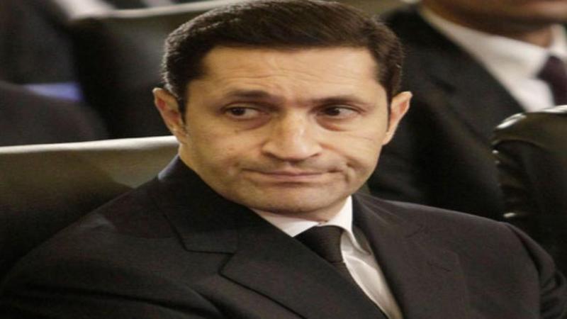بعد ظهور محمد رمضان.. علاء مبارك ينتقد موضة ملابس الفنانين: ”لا تتناسب مع تقاليدنا”