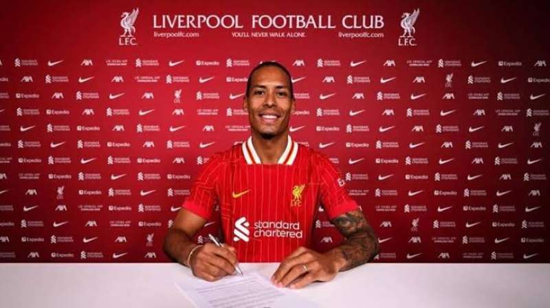 الأسد الهولندي مستمر.. ليفربول يعلن تجديد عقد فيرجل فان دايك