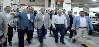 مدبولي يتفقد مصانع طيبة بالعاشر...