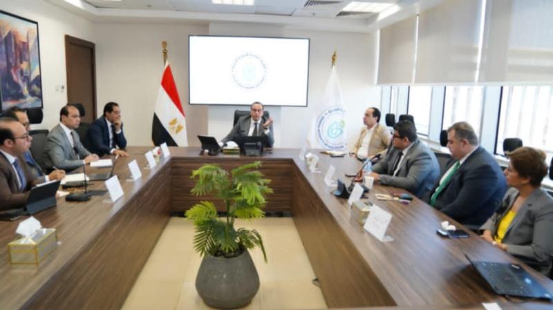 صورة من اجتماع متابعة برنامج