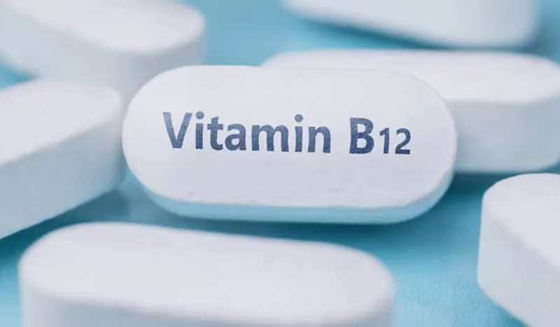 فيتامين B12