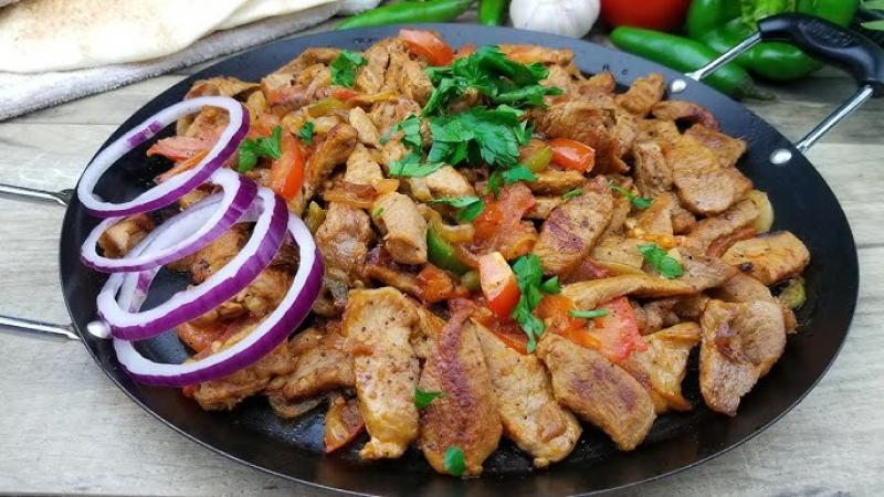 خدعة المطبخ السحرية .. هكذا تُحوّل اللحوم إلى وليمة تذوب في الفم