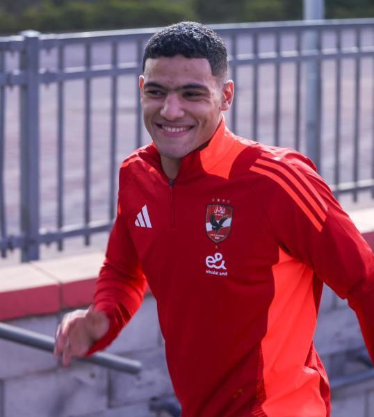 المدافع مصطفى العش
