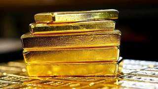 أسعار الذهب تتراجع مع صعود...