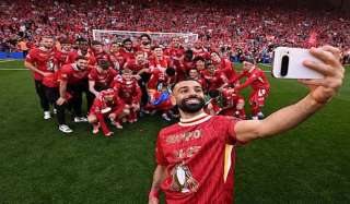 تحدي القرن.. محمد صلاح يطارد...