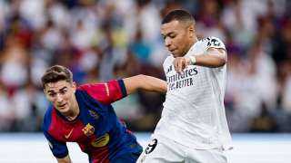 هل يحسم برشلونة الدوري في...