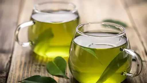 الشاي الأخضر يثبت فعاليته في...