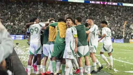 ممر شرفي محتمل للأهلي السعودي…التعاون...